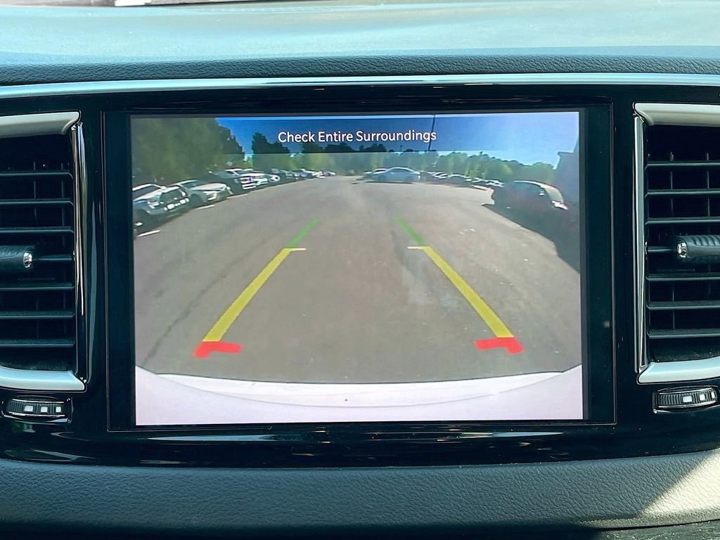 Used 2023 Chrysler Pacifica Touring-L FWD image 22