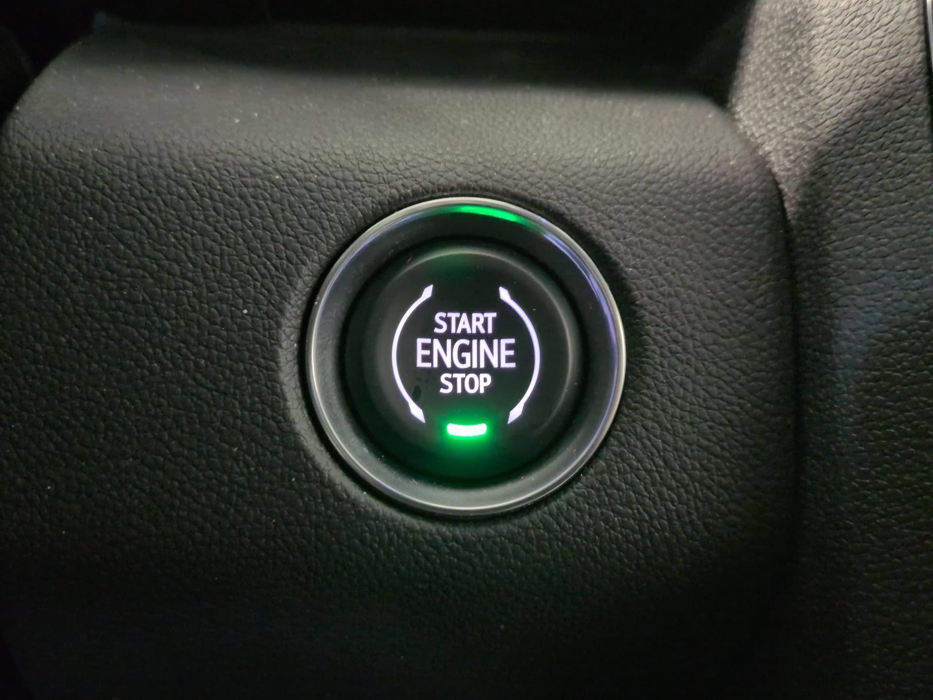 Certified 2025 GMC Acadia AT4 w/ Luxury Package AWD/4WD image 17
