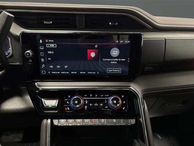 Used 2025 GMC Sierra 3500 Denali w/ Denali Reserve Package image 9