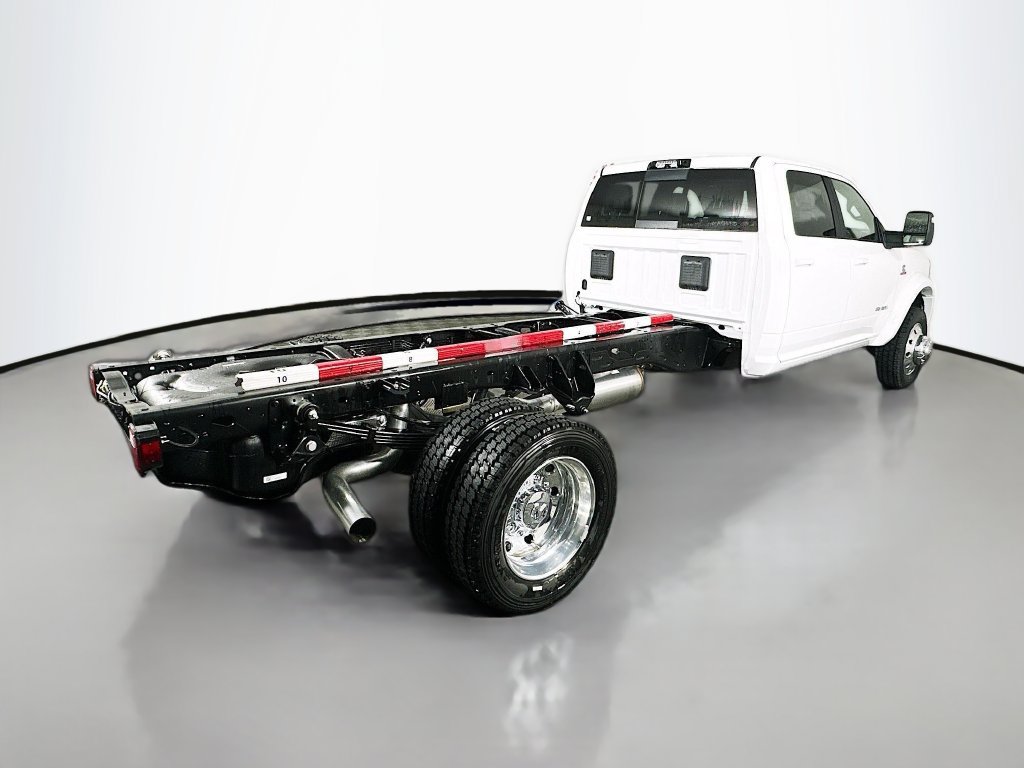 New 2026 RAM 4500 4x4 Crew Cab DRW w/ Laramie Trim Package image 7