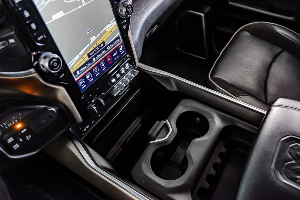 Used 2019 RAM 2500 Laramie w/ Black Appearance Package AWD/4WD image 24