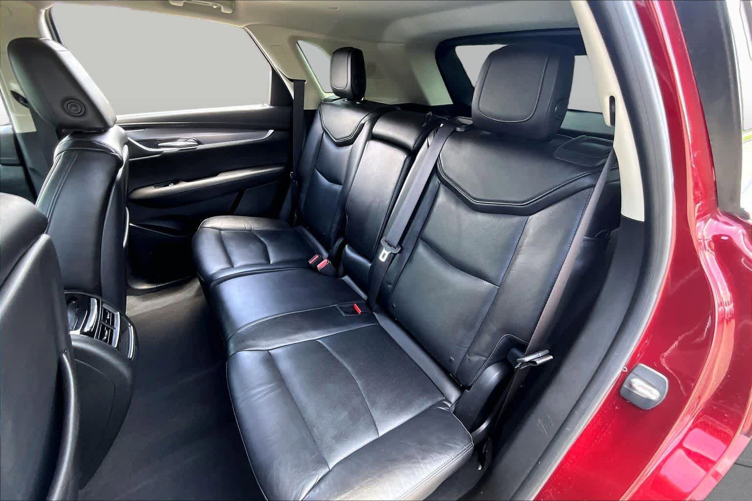 Used 2017 Cadillac XT5 Luxury w/ Driver Awareness Package FWD image 19