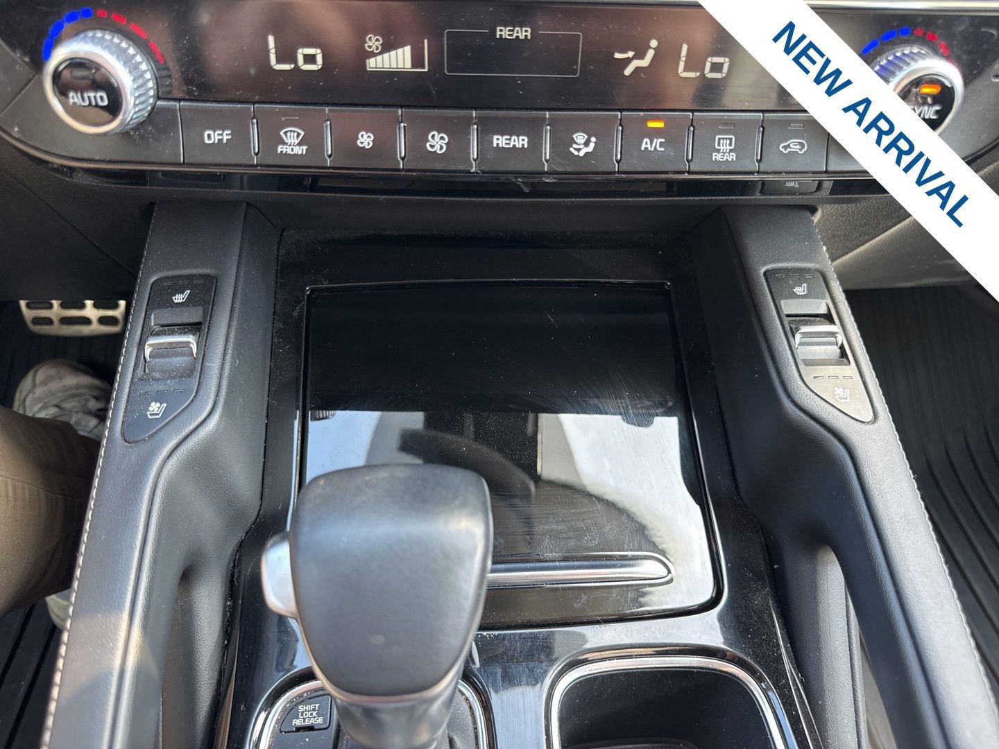 Used 2022 Kia Telluride SX w/ SX Prestige Package image 27