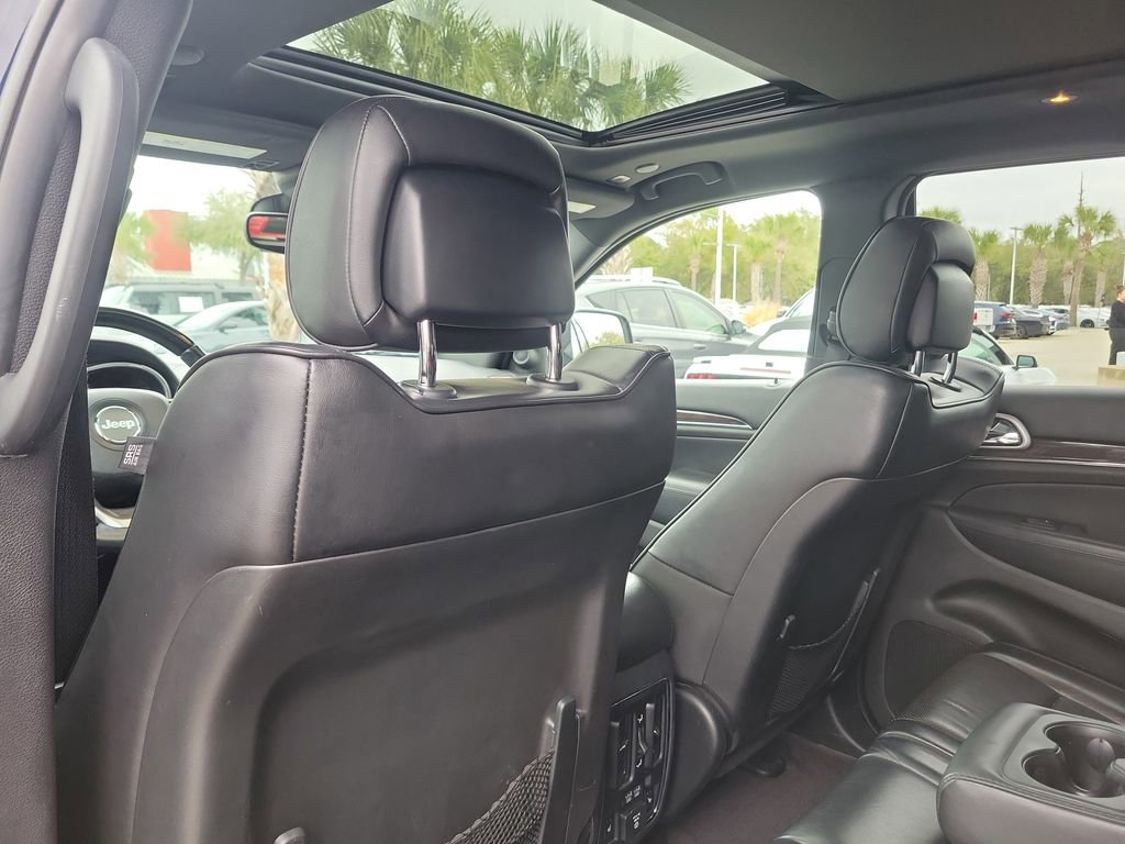 Used 2018 Jeep Grand Cherokee Overland AWD/4WD image 11