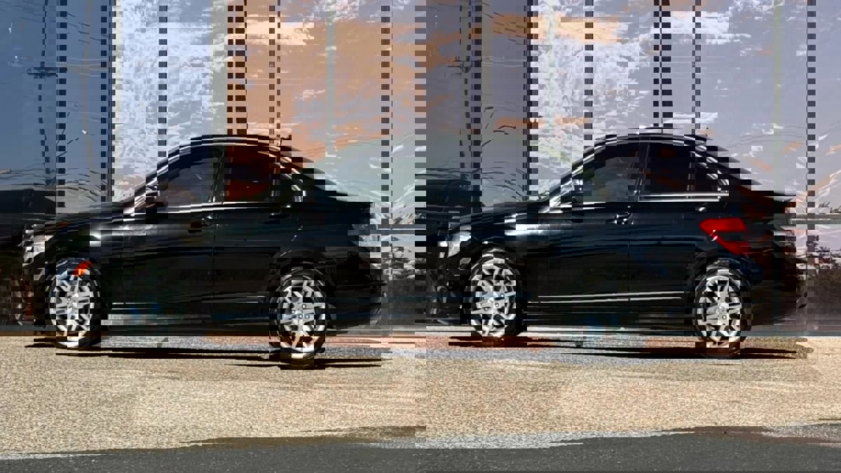 Used 2009 Mercedes-Benz C 350 Sport image 5