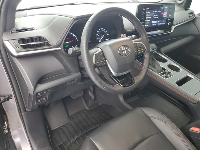 Used 2022 Toyota Sienna XSE w/ XSE Plus Package AWD/4WD image 18
