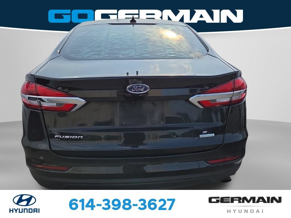 Used 2020 Ford Fusion SE FWD image 8