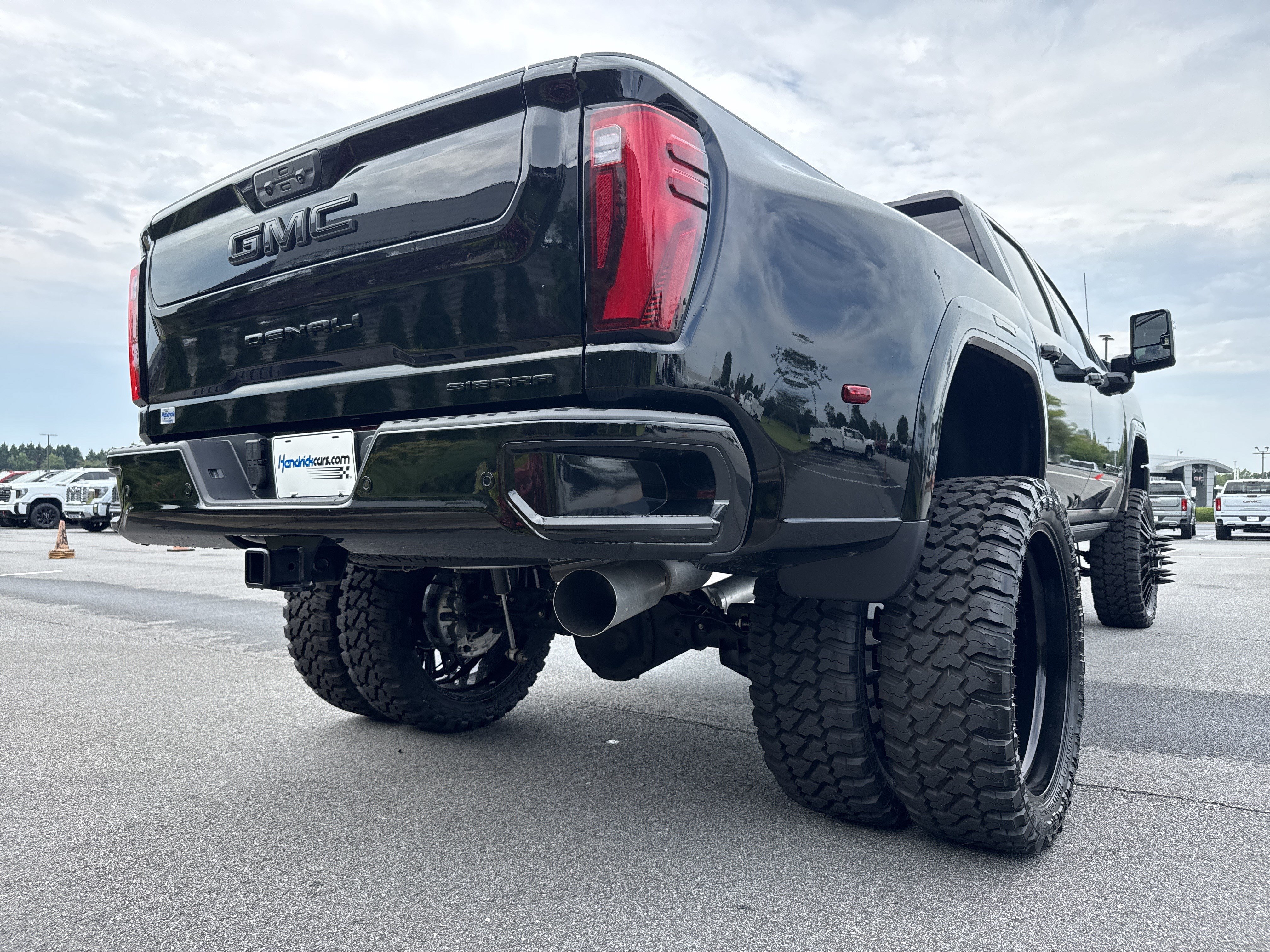 Used 2026 GMC Sierra 3500 Denali Ultimate AWD/4WD image 10