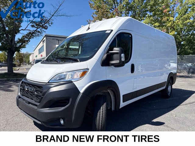 Used 2026 RAM ProMaster 2500 w/ Convenience Group FWD image 3