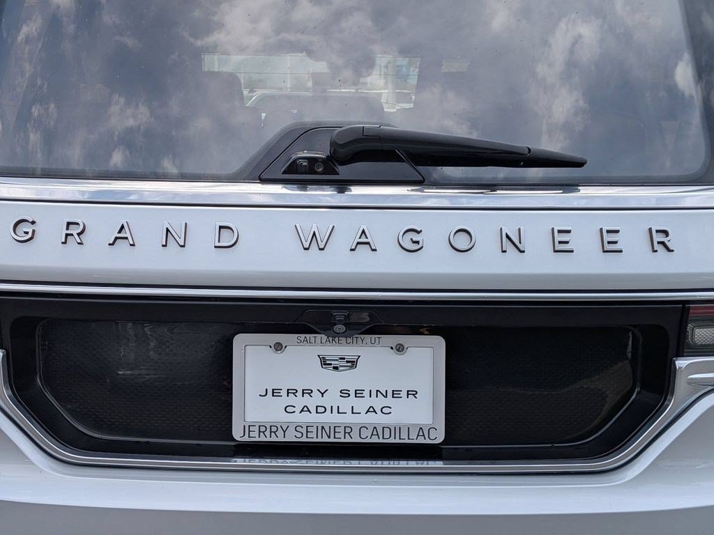 Used 2022 Jeep Grand Wagoneer Series III AWD/4WD image 13