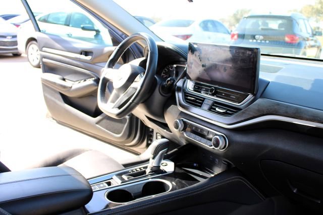 Used 2023 Nissan Altima 2.5 SV w/ SV Premium Package FWD image 43