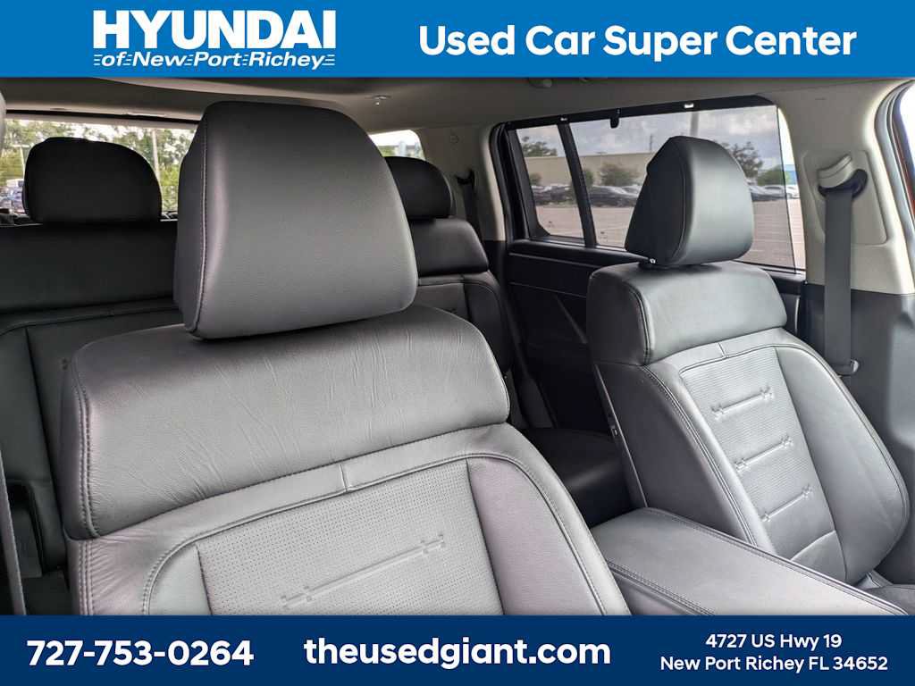 Used 2025 Hyundai Santa Fe Limited FWD image 6