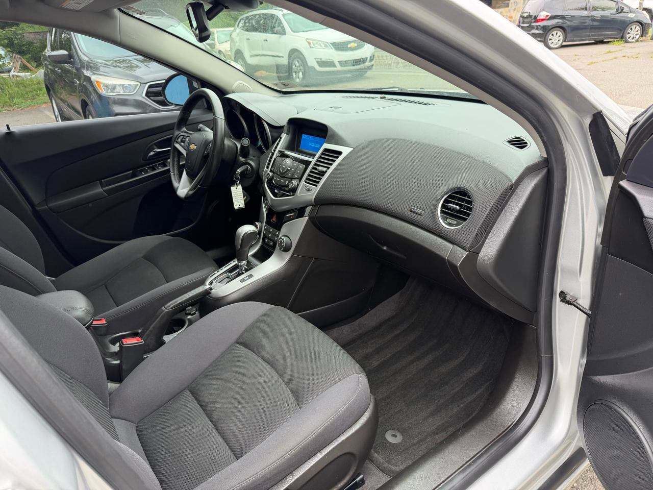Used 2013 Chevrolet Cruze LT FWD image 16