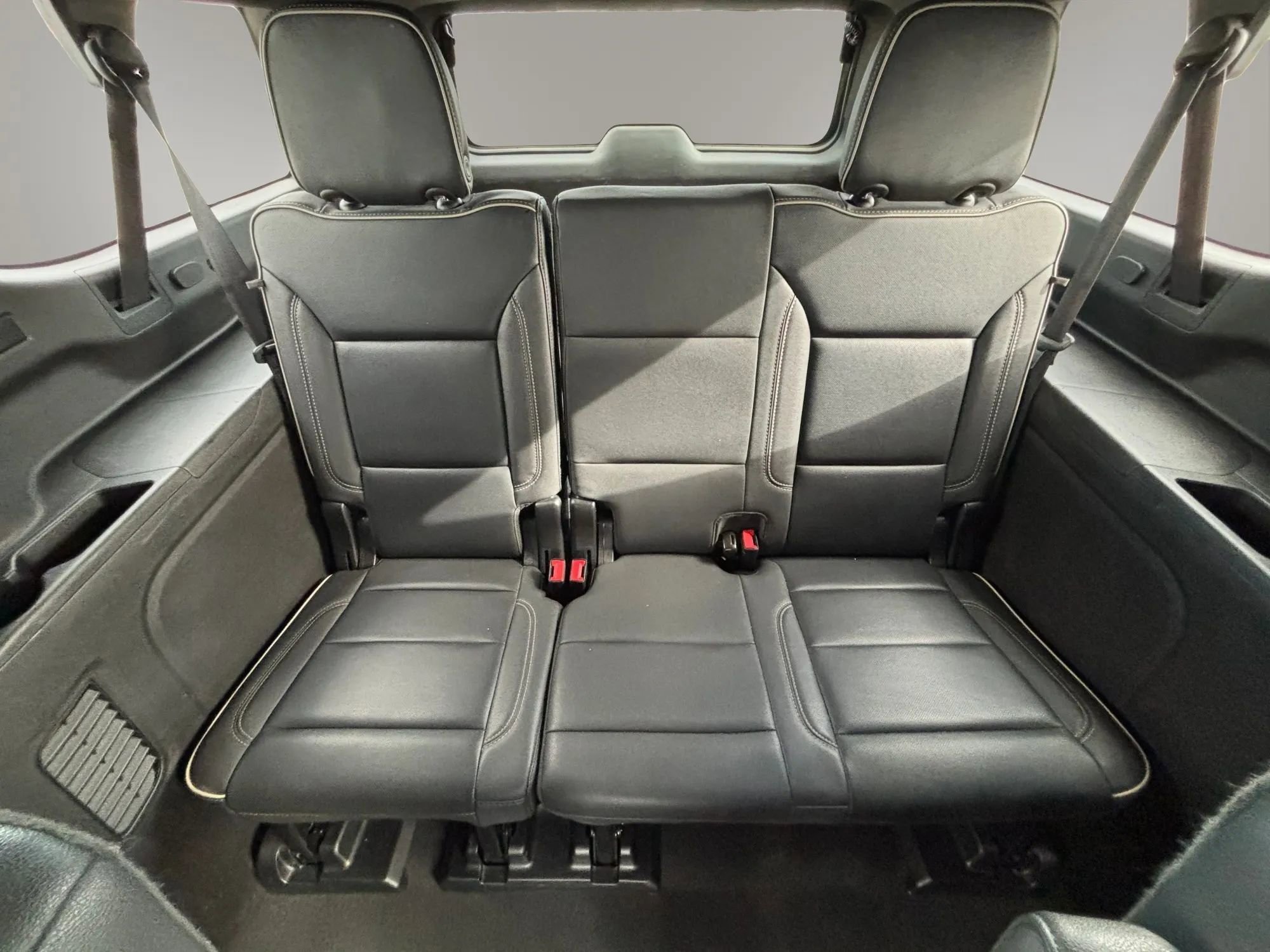 Used 2023 Chevrolet Suburban Premier AWD/4WD image 38