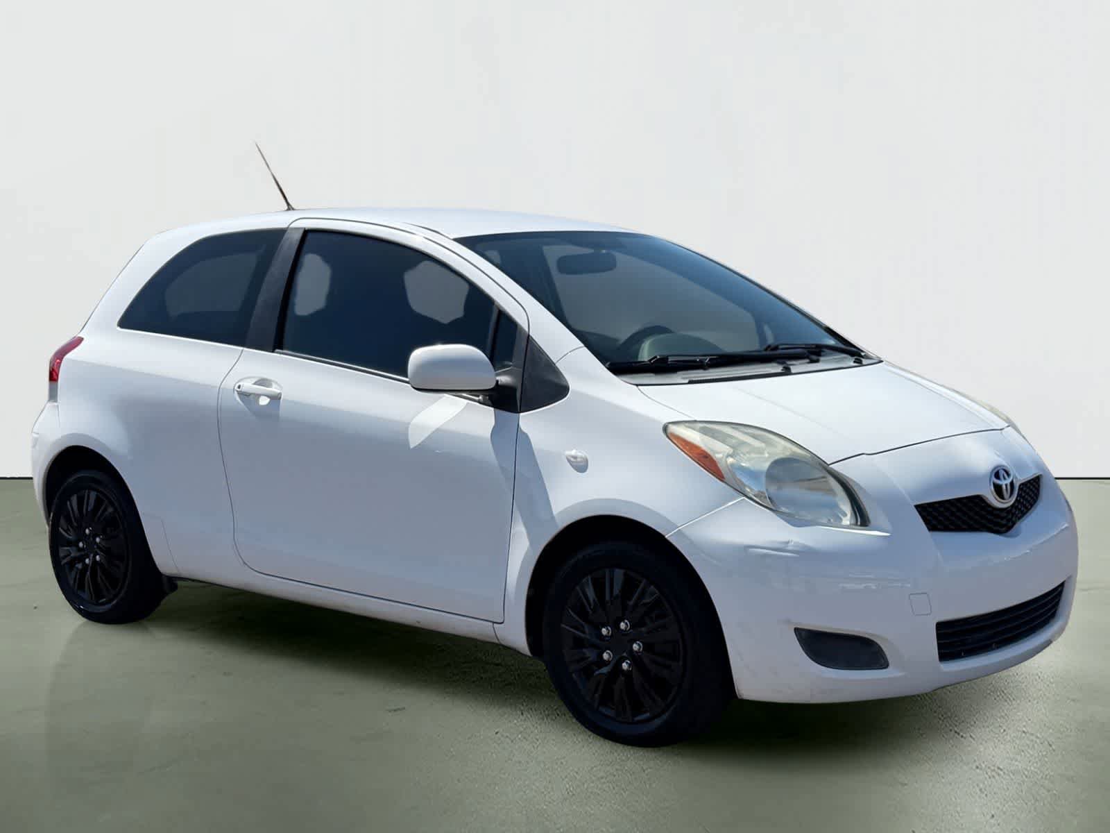 Used 2011 Toyota Yaris 2-Door Hatchback w/ Convenience Pkg FWD image 5