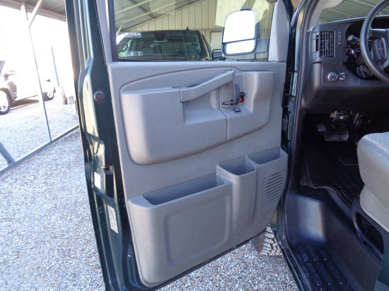 Used 2016 GMC Savana 3500 LT w/ LT Preferred Equipment Group RWD image 31
