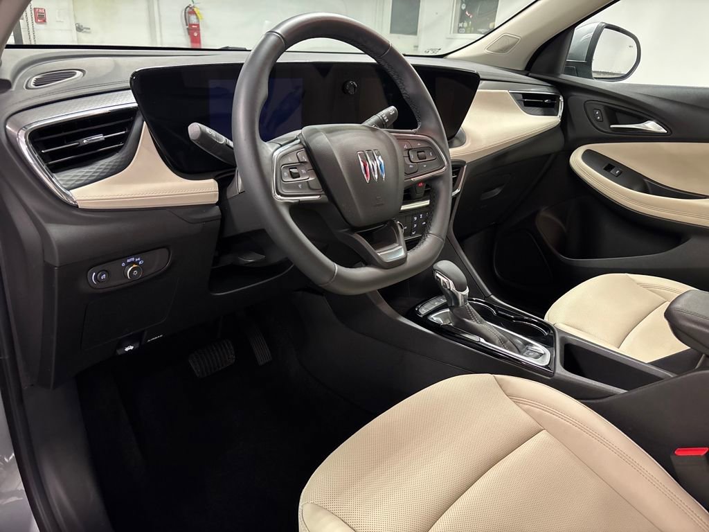 Used 2025 Buick Encore GX Sport Touring image 26