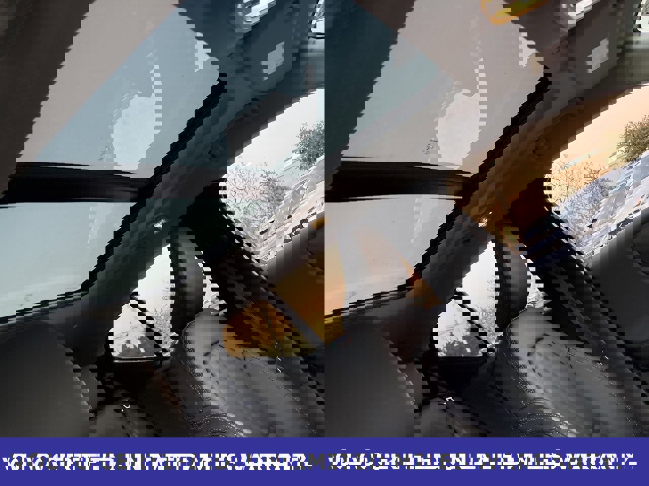 Certified 2025 Volvo XC40 B5 Core image 14