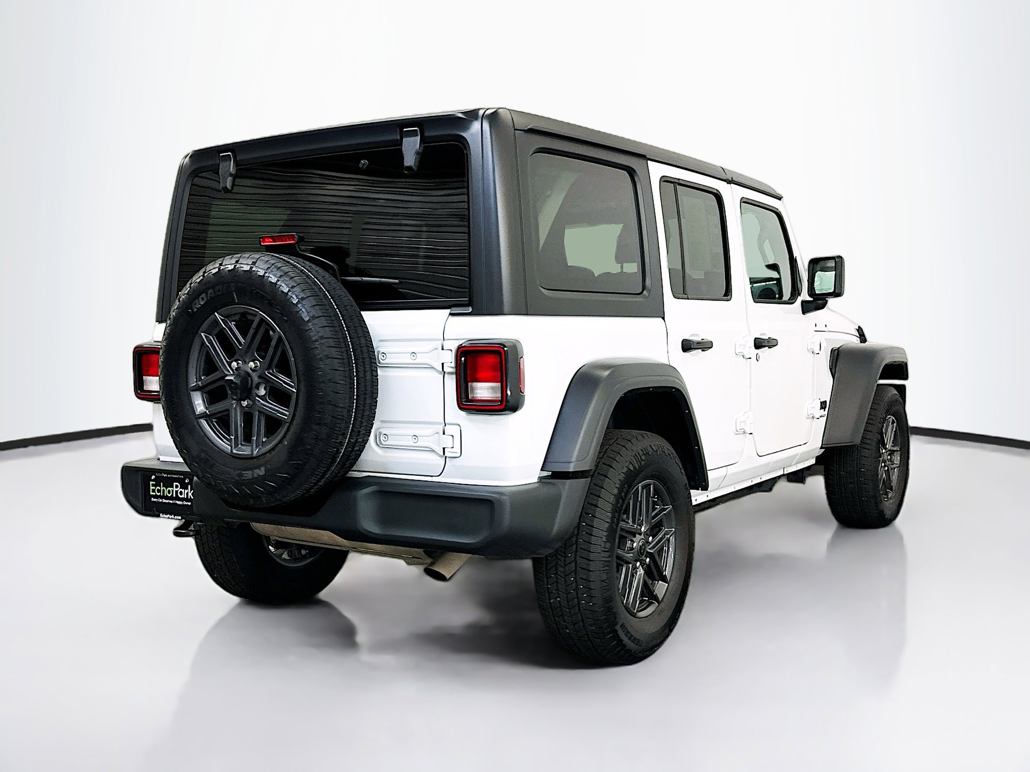 Used 2025 Jeep Wrangler Sport S image 9
