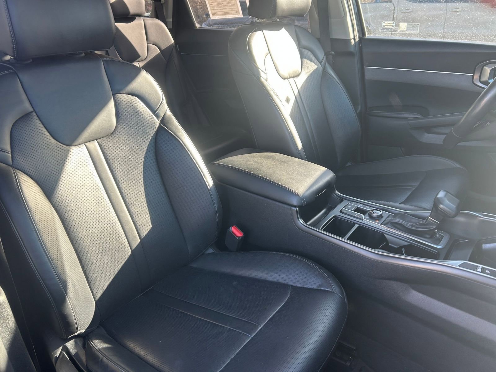 Used 2024 Kia Sorento S image 37