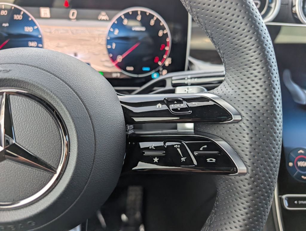 Used 2026 Mercedes-Benz GLC 300 4MATIC image 28