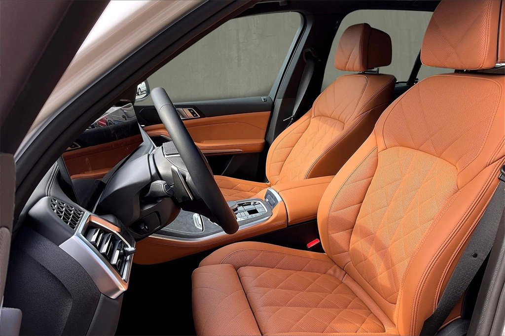 Used 2026 BMW X5 xDrive50e w/ Climate Comfort Package image 18