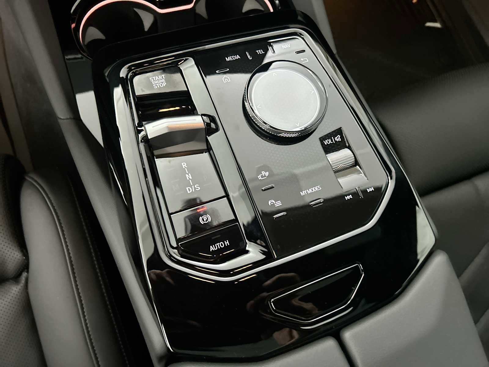 New 2026 BMW 550e xDrive image 22