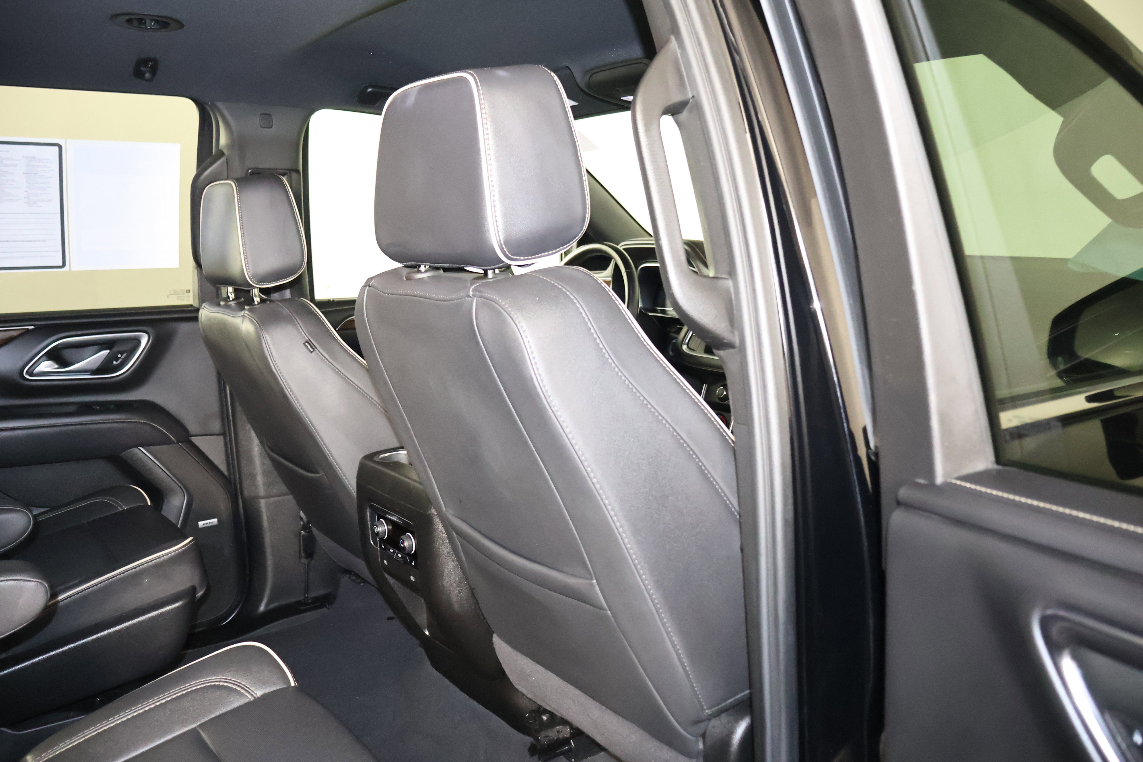Used 2024 Chevrolet Tahoe Premier AWD/4WD image 47