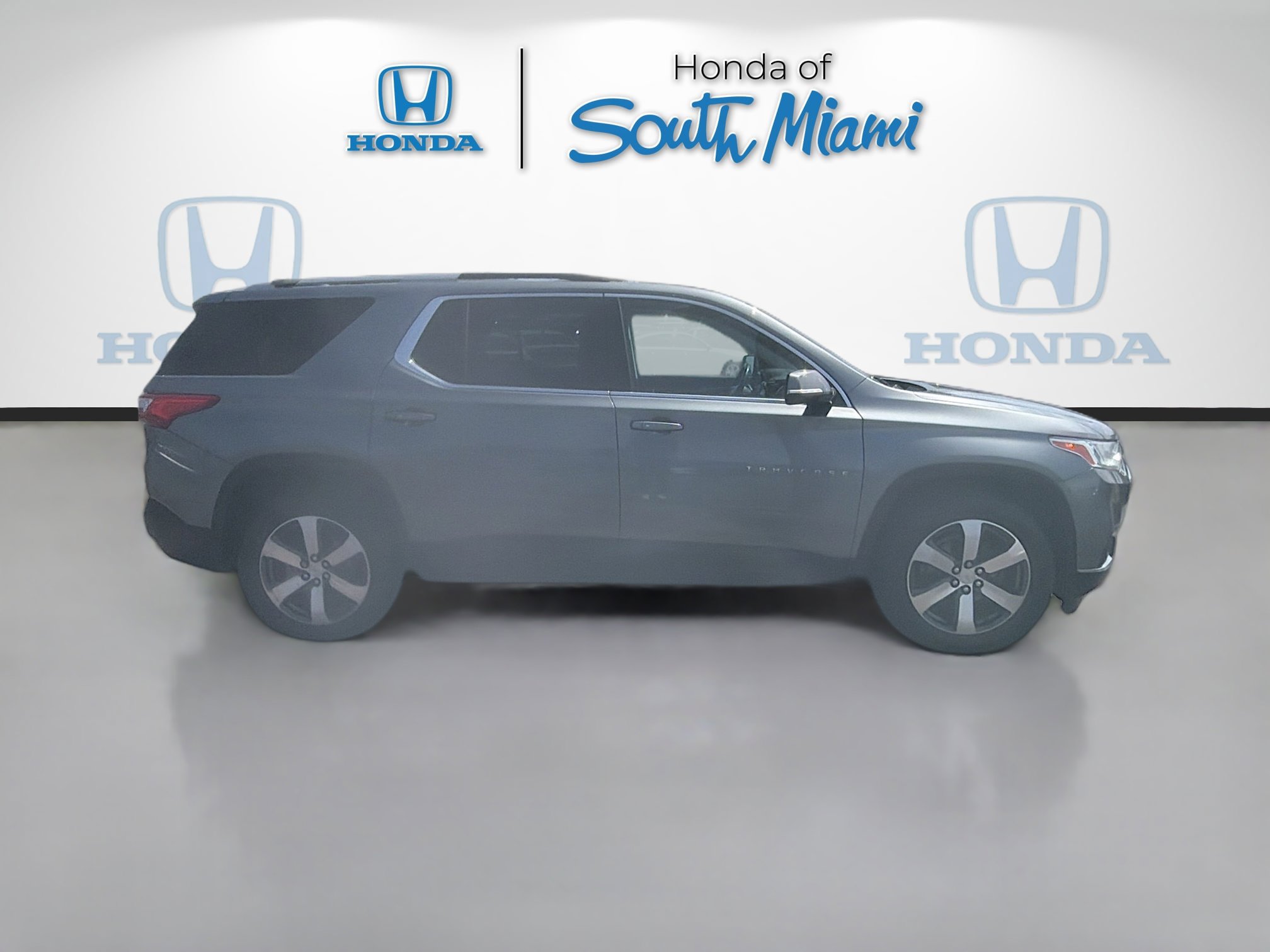 Used 2018 Chevrolet Traverse LT FWD image 8