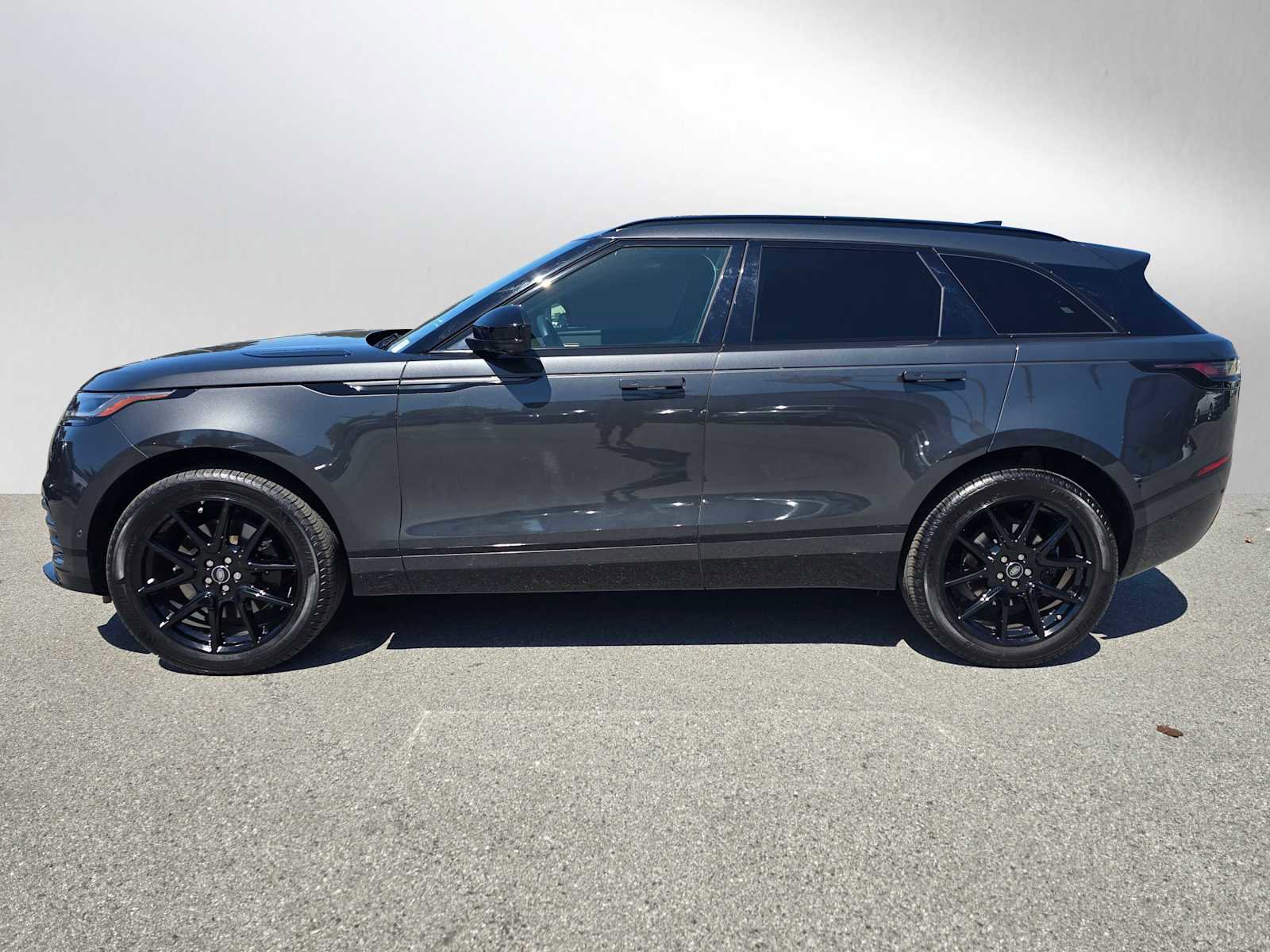 Used 2026 Land Rover Range Rover Velar Dynamic SE image 4