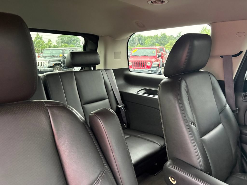Used 2014 Cadillac Escalade Luxury AWD/4WD image 13