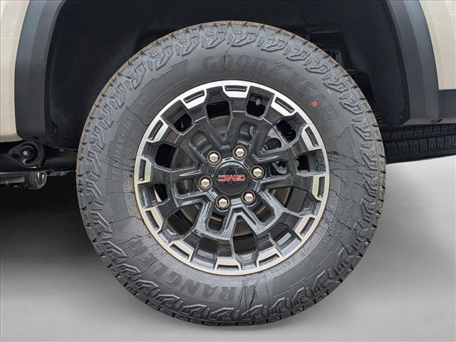 New 2026 GMC Canyon AT4 w/ Technology Plus Package AWD/4WD image 10