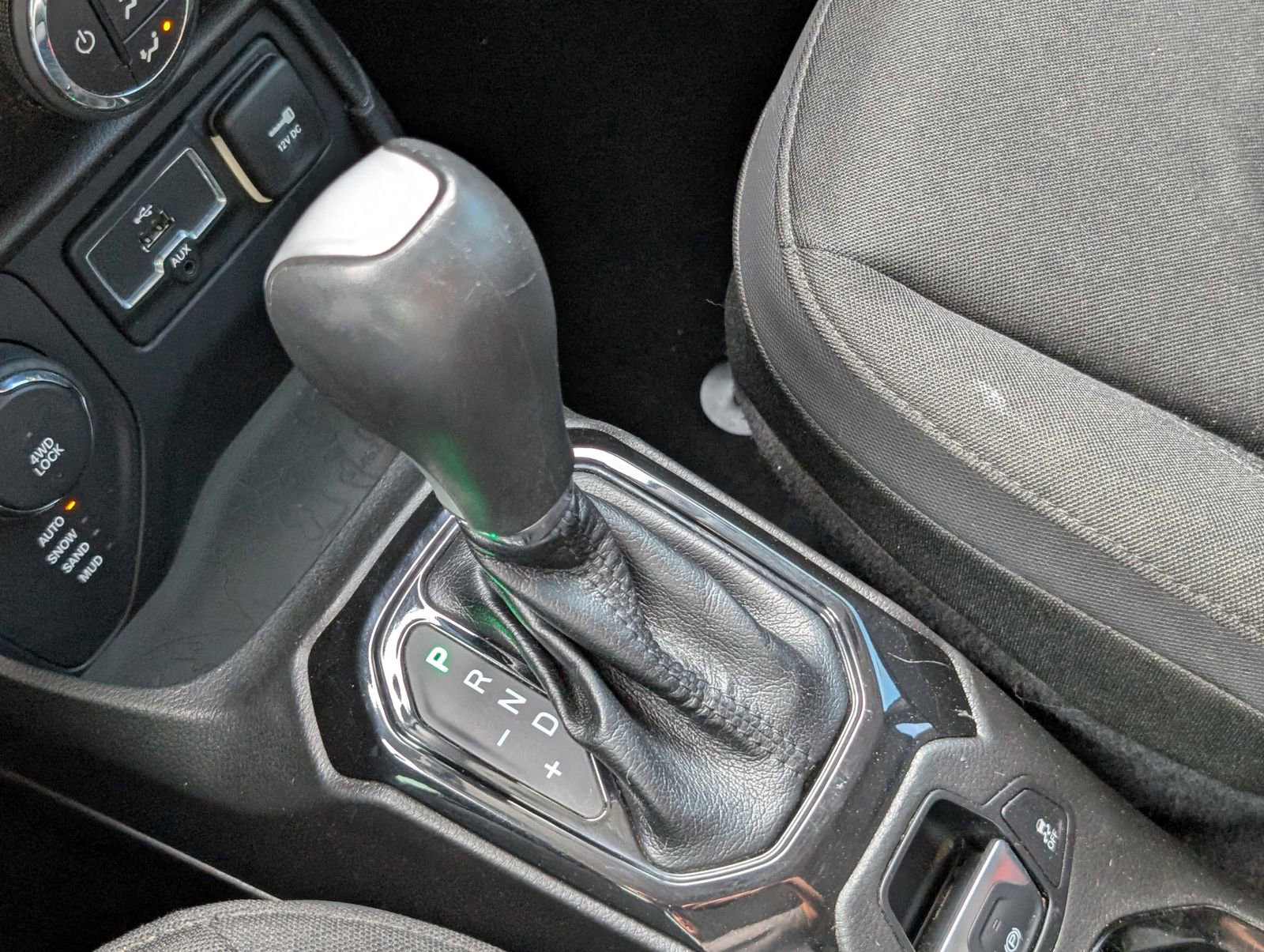 Used 2016 Jeep Renegade Latitude image 20