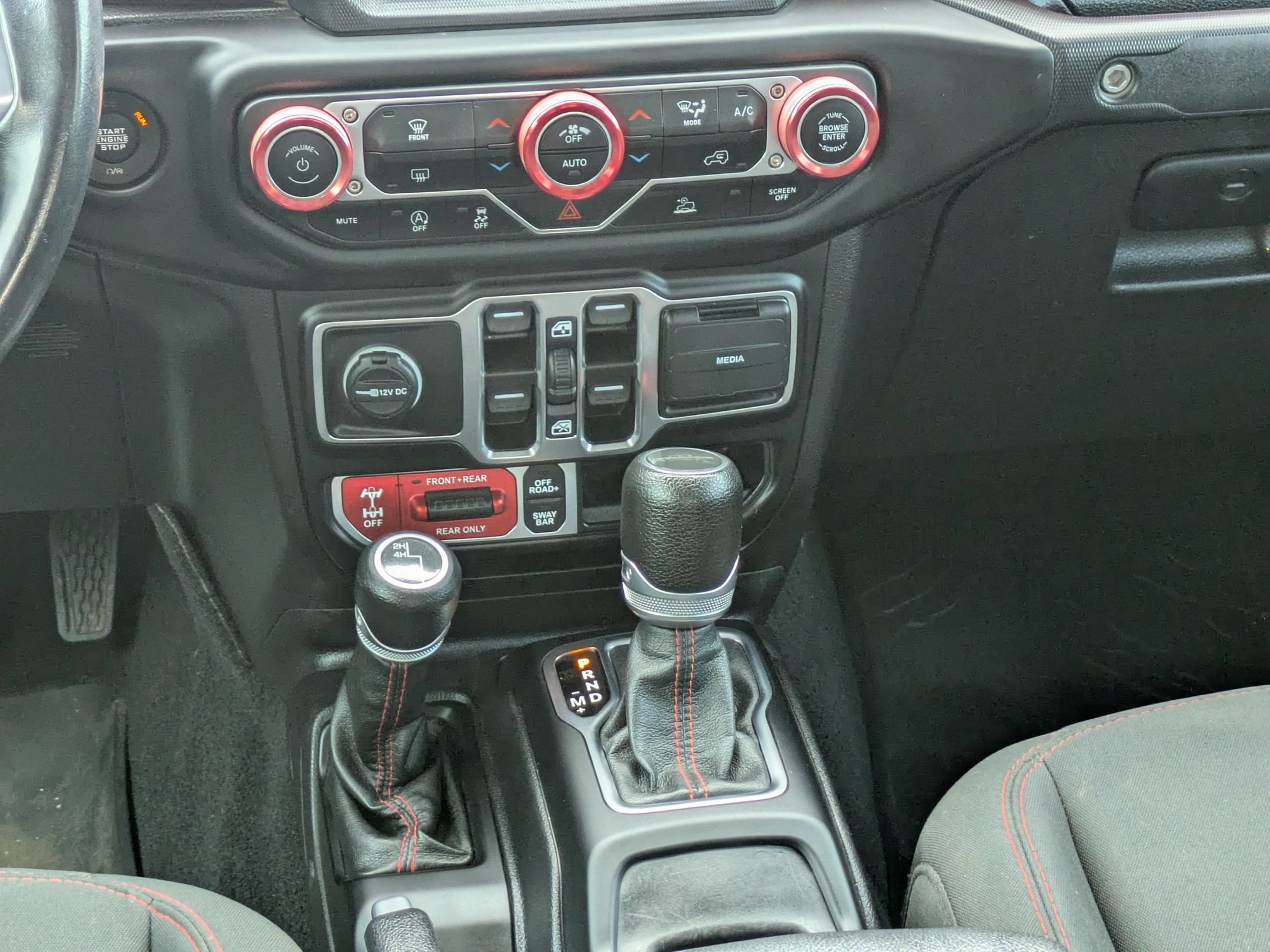 Used 2021 Jeep Gladiator Rubicon AWD/4WD image 18