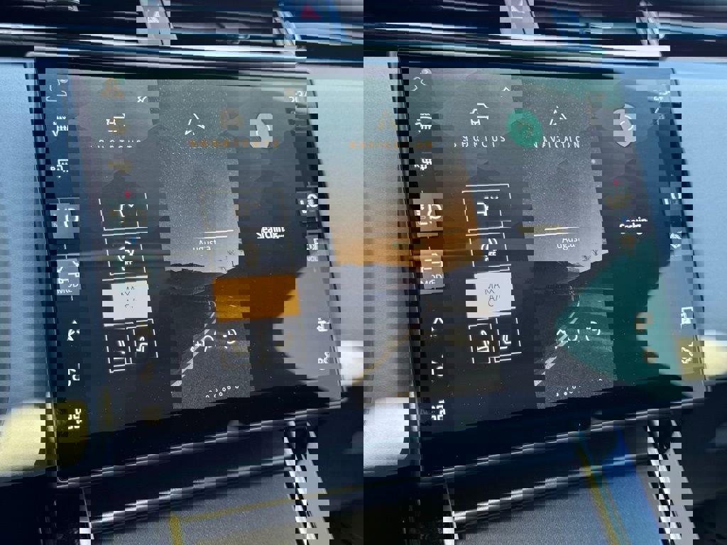 Used 2026 Land Rover Range Rover Velar Dynamic SE image 30