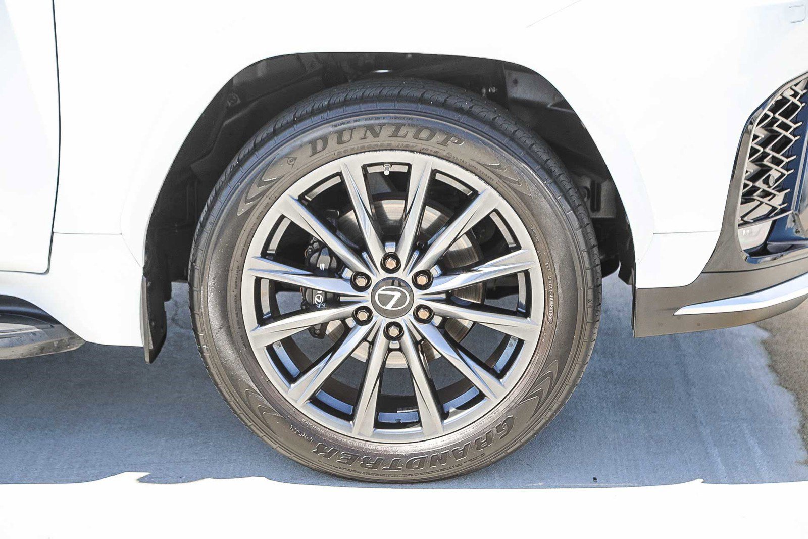 Used 2023 Lexus LX 600 F Sport AWD/4WD image 10