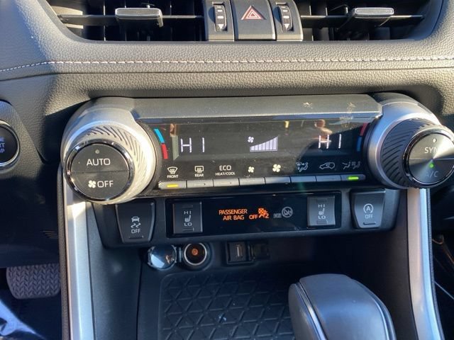Used 2022 Toyota RAV4 XLE Premium AWD/4WD image 33