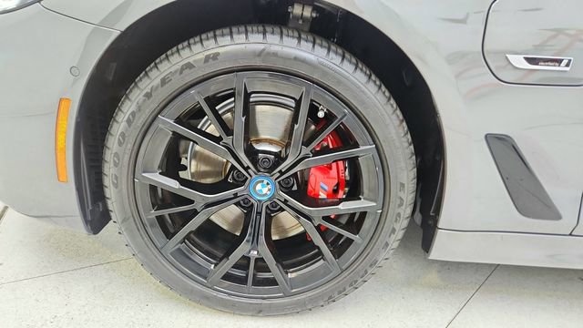 Used 2022 BMW 530e xDrive 530e iPerformance w/ Executive Package image 64