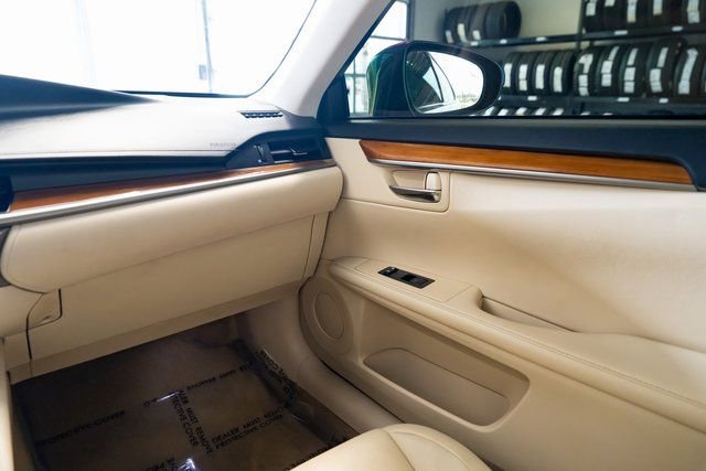 Used 2013 Lexus ES 300h w/ Premium Pkg image 10