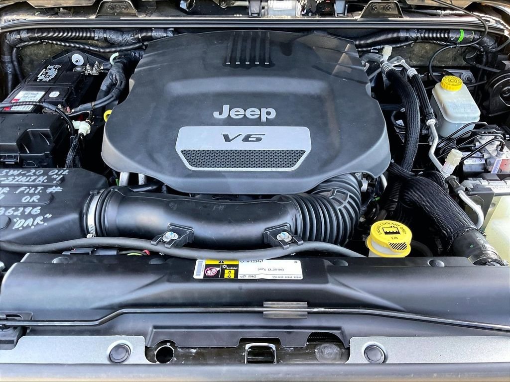 Used 2015 Jeep Wrangler Unlimited Sport AWD/4WD image 29