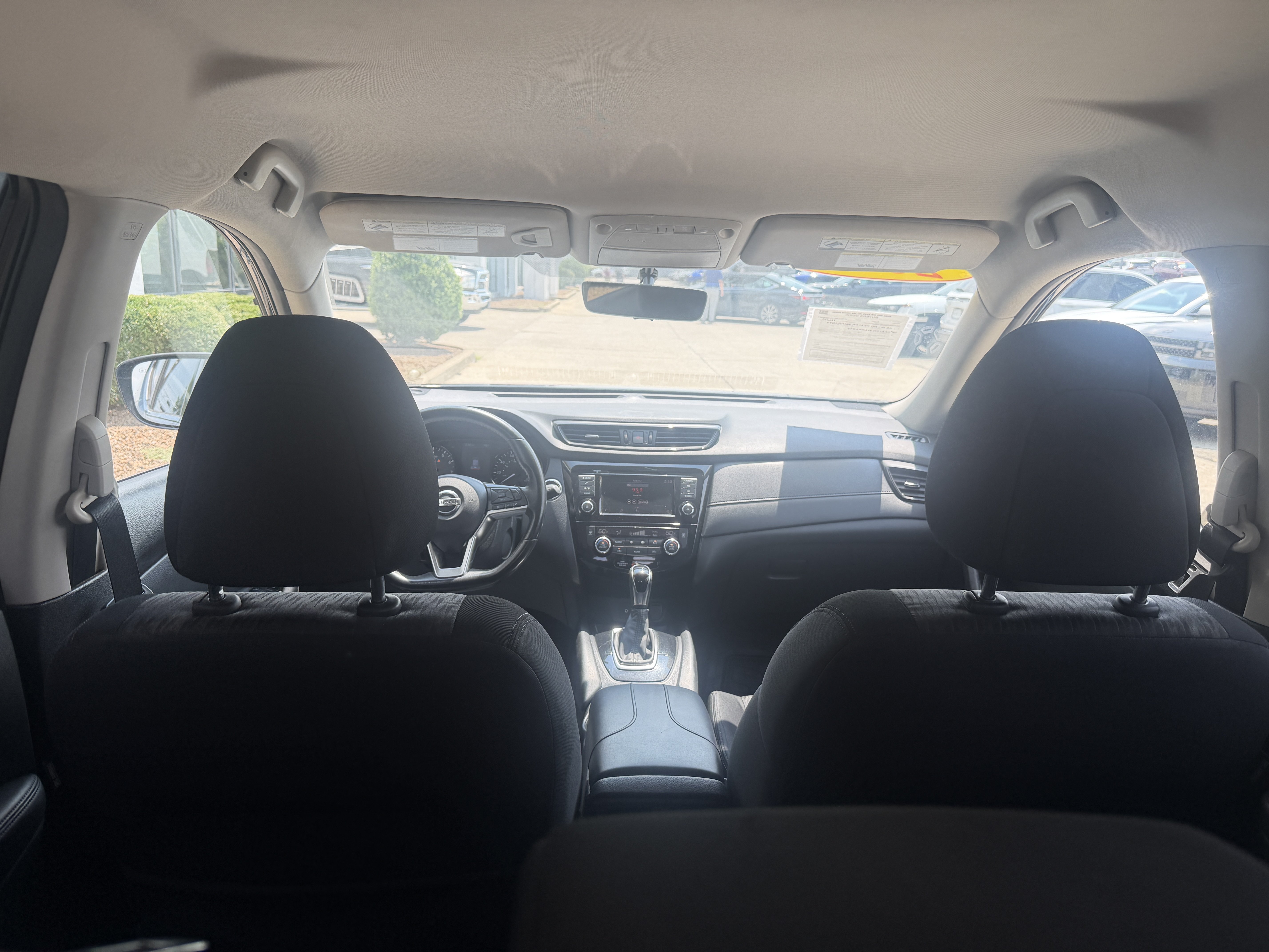 Used 2018 Nissan Rogue SV FWD image 12