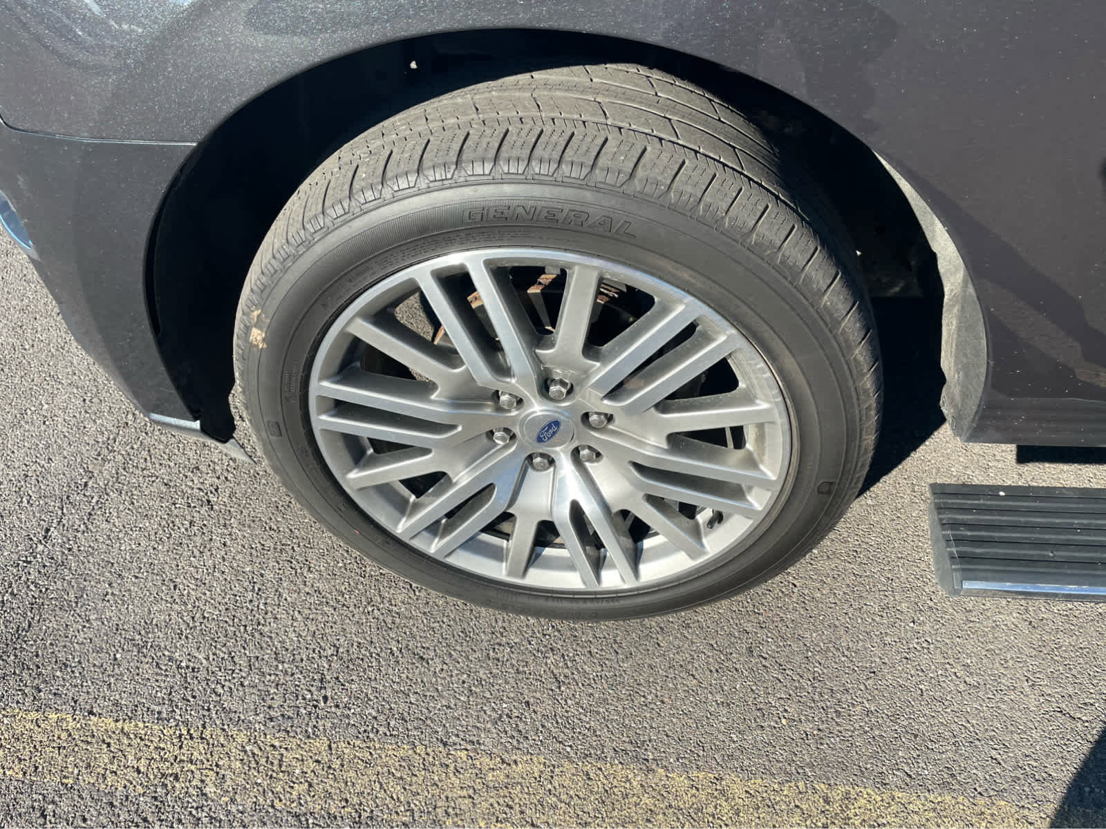 Used 2023 Ford Expedition Platinum image 9