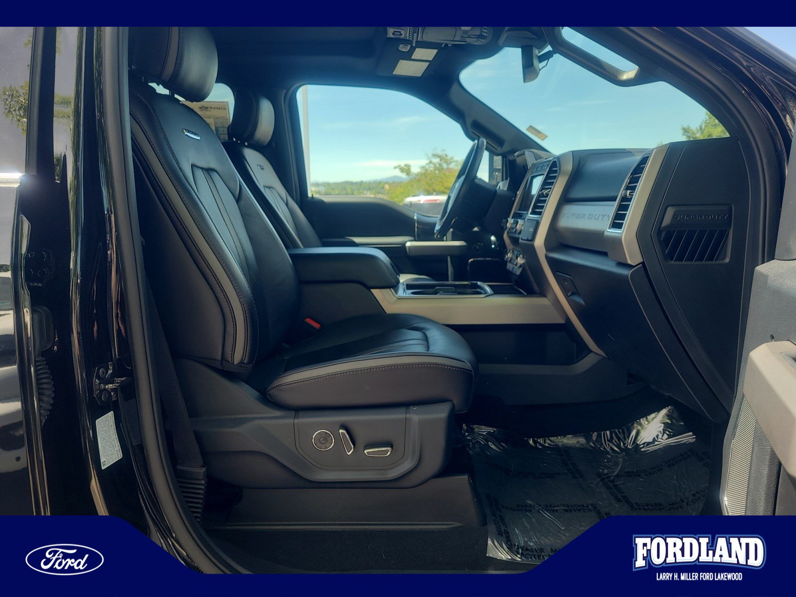 Used 2020 Ford F350 Platinum w/ FX4 Off-Road Package AWD/4WD image 19
