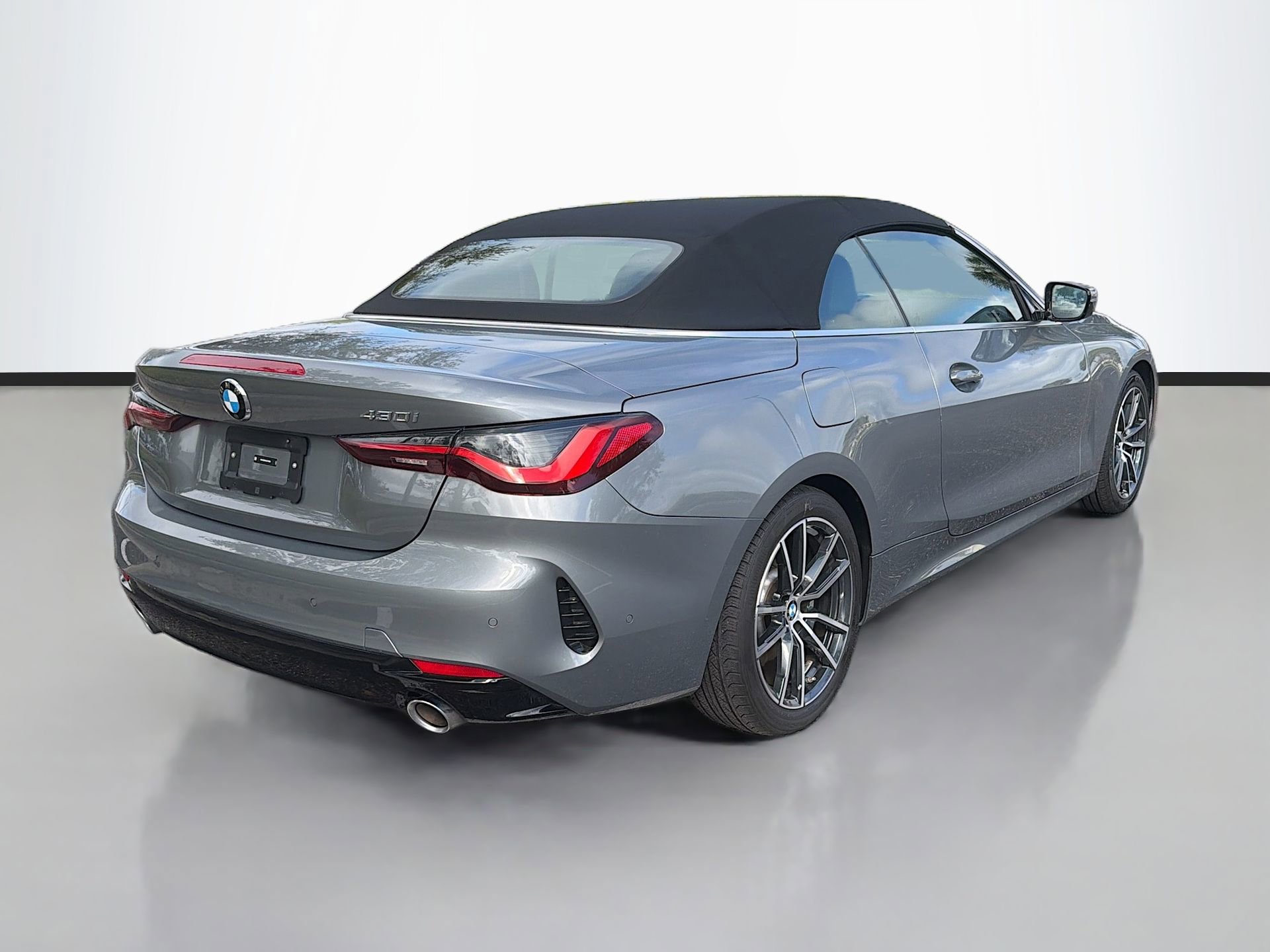 Certified 2025 BMW 430i Convertible image 4