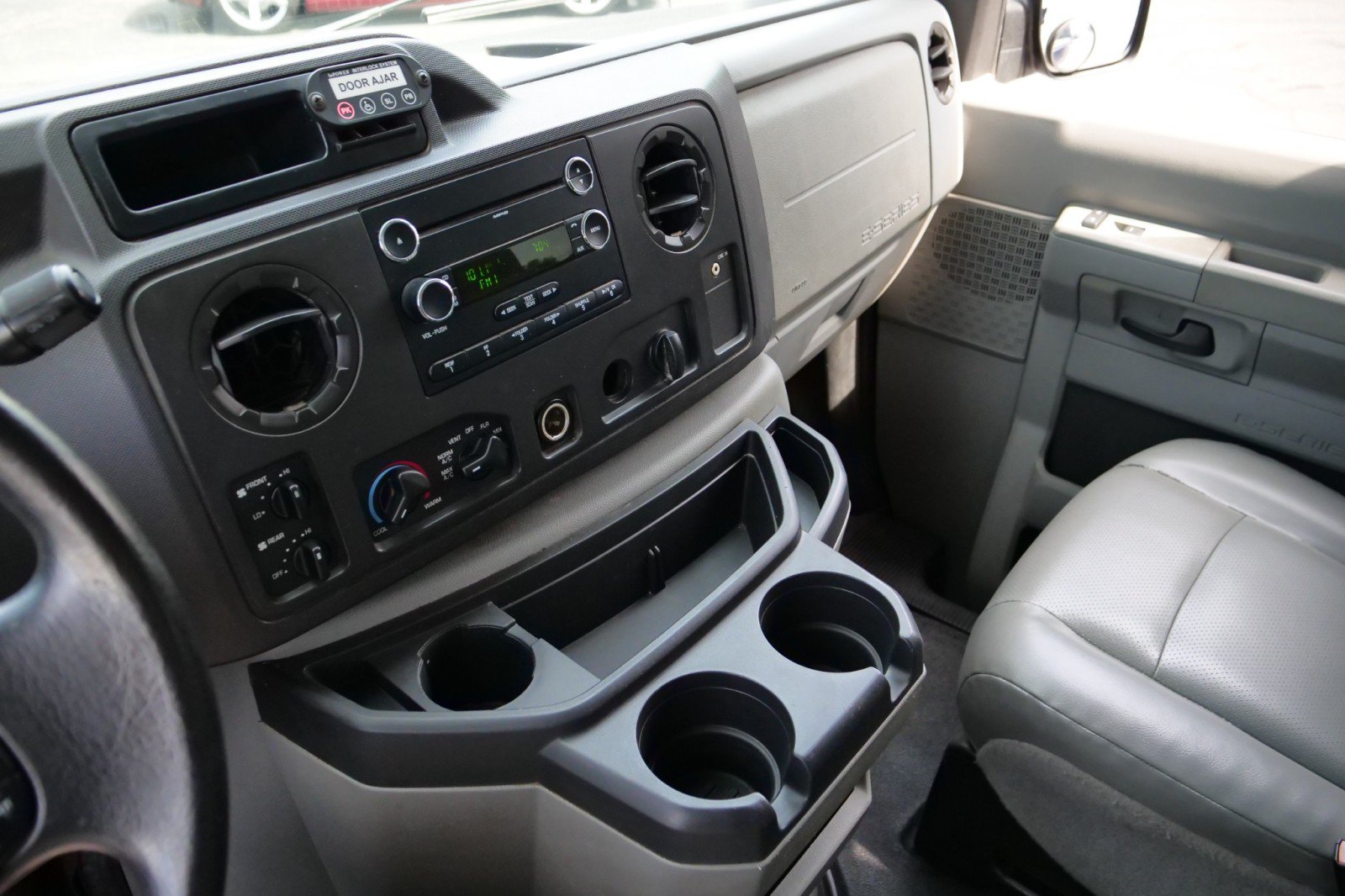 Used 2010 Ford E-250 and Econoline 250 Extended RWD image 18