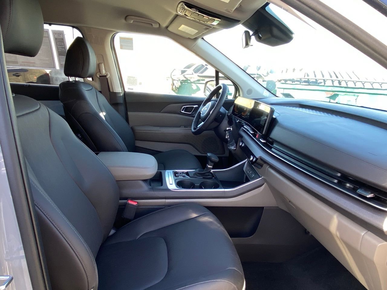 New 2026 Kia Carnival EX image 25