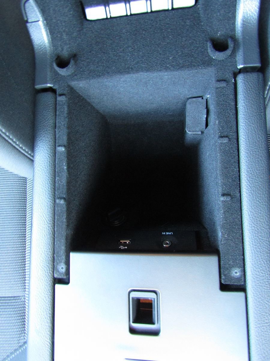 Used 2017 Ford Taurus SEL FWD image 25