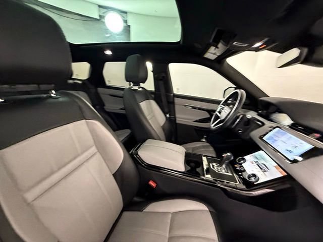 Used 2022 Land Rover Range Rover Evoque R-Dynamic SE image 25