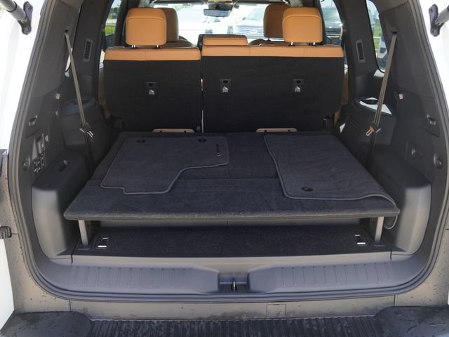Used 2025 Lexus LX 700h Luxury w/ Appearance Package AWD/4WD image 13