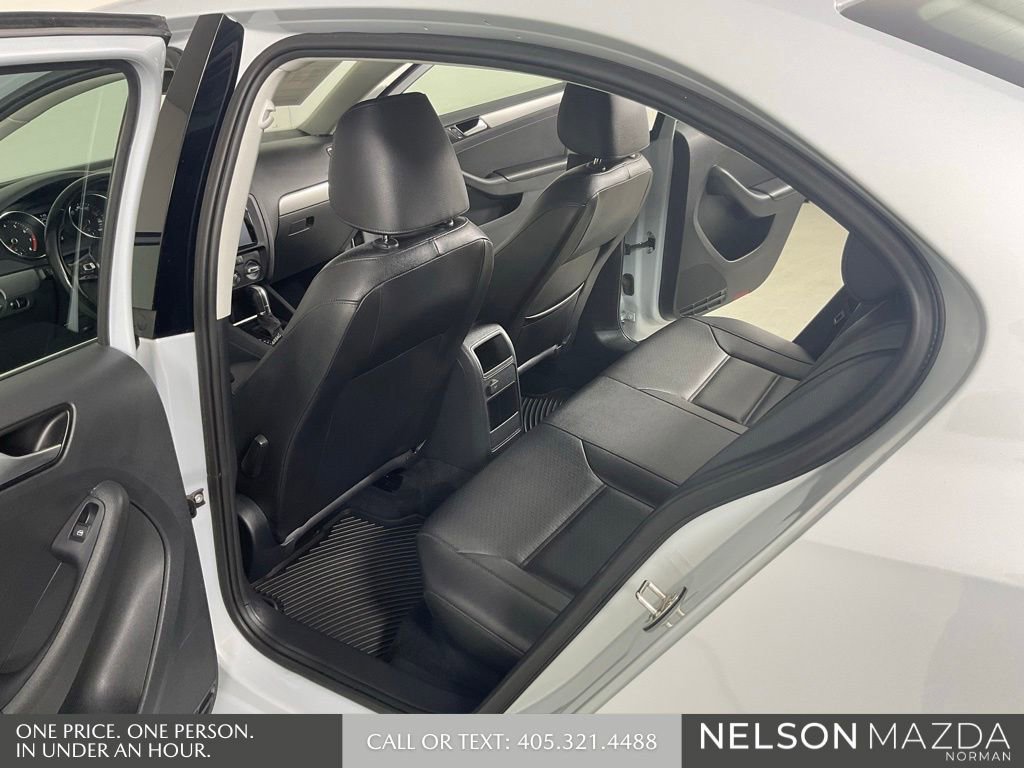 Used 2017 Volkswagen Jetta SE FWD image 13